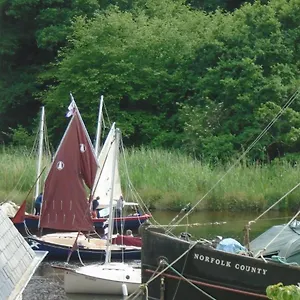 https://crew-quarters-port-launay.inbrittany.com